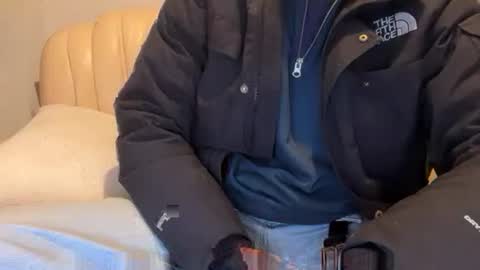 lovecoquin online show from March 27, 2026, 4:40 am