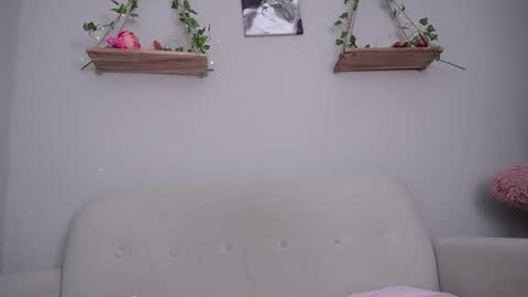 katalina   online show from February 24, 2025, 3:02 am