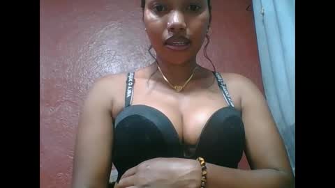 loveinlife750427 online show from November 24, 2025, 8:58 am