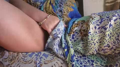 Amber online show from October 28, 2025, 3:54 am