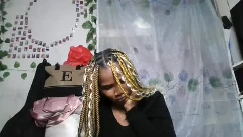 Snapshot of lovelaspice chatting on June 10, 2026, 7:24 pm lovelaspice online show from June 10, 2026, 7:24 pm