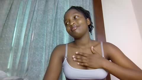 lovelbrownie online show from October 25, 2025, 10:56 am