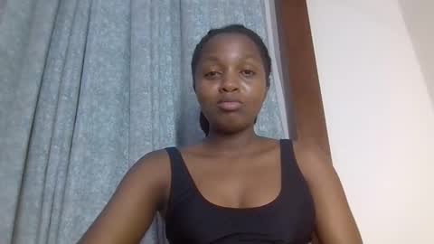 lovelbrownie online show from November 16, 2025, 9:42 pm