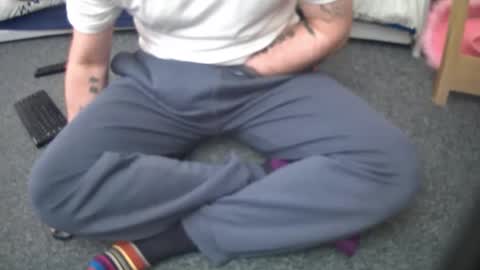 Snapshot of lovelength99 chatting on December 30, 2024, 11:37 am lovelength99 online show from December 30, 2024, 11:37 am