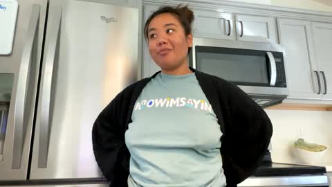 Snapshot of lovellly_ chatting on January 7, 2025, 7:28 pm Love online show from January 7, 2025, 7:28 pm