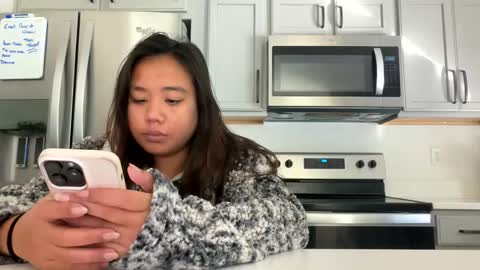 Snapshot of lovellly_ chatting on January 25, 2025, 8:00 pm Love online show from January 25, 2025, 8:00 pm