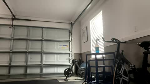 Snapshot of lovellly_ chatting on February 22, 2025, 7:58 pm Love online show from February 22, 2025, 7:58 pm