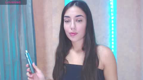 Snapshot of lovelly_me chatting on October 21, 2025, 9:43 am lovelly_me online show from October 21, 2025, 9:43 am