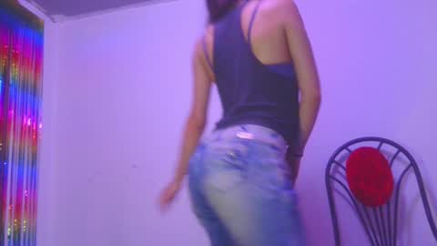 Snapshot of lovely_akira_xwx chatting on December 3, 2024, 5:09 am Tami online show from December 3, 2024, 5:09 am