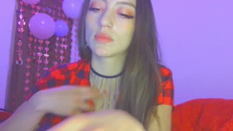 Snapshot of lovely_akira_xwx chatting on January 19, 2025, 5:37 am Tami online show from January 19, 2025, 5:37 am