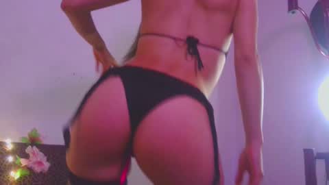 Snapshot of lovely_akira_xwx chatting on February 16, 2025, 6:10 am Tami online show from February 16, 2025, 6:10 am