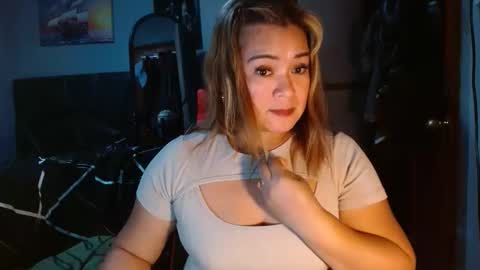 lovely_amara online show from March 23, 2026, 1:04 pm