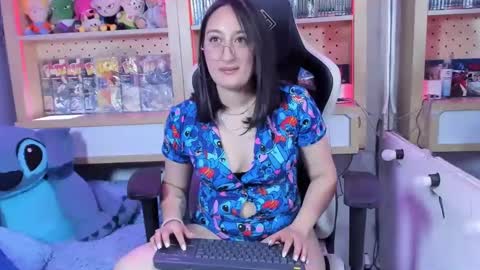 Chloe online show from January 17, 2025, 1:56 pm