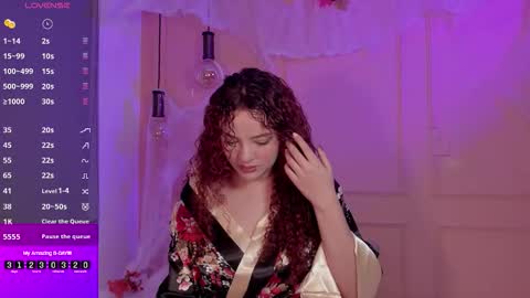 Snapshot of lovely_emma18 chatting on October 21, 2025, 1:56 pm Emma online show from October 21, 2025, 1:56 pm