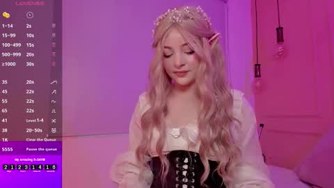 Snapshot of lovely_emma18 chatting on October 31, 2025, 1:45 pm Emma online show from October 31, 2025, 1:45 pm