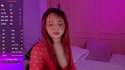 Snapshot of lovely_emma18 chatting on November 19, 2025, 1:22 pm Emma online show from November 19, 2025, 1:22 pm