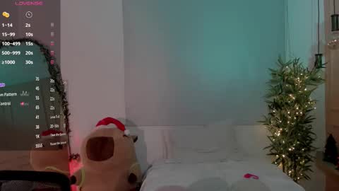 Snapshot of lovely_emma18 chatting on December 18, 2025, 1:28 pm Emma online show from December 18, 2025, 1:28 pm