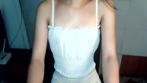 Snapshot of lovely_joan123 chatting on May 15, 2026, 2:46 pm lovely_joan123 online show from May 15, 2026, 2:46 pm