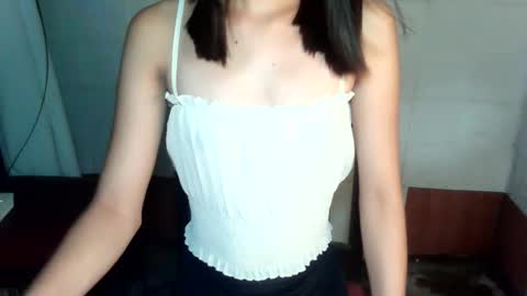 Snapshot of lovely_joan123 chatting on May 16, 2026, 2:27 pm lovely_joan123 online show from May 16, 2026, 2:27 pm
