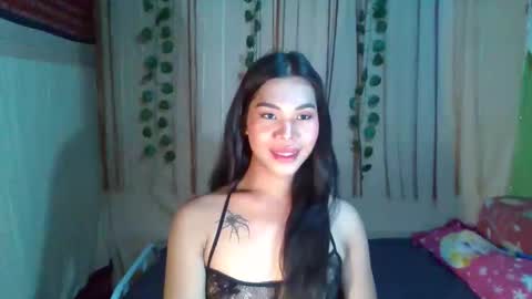 lovely_krizzy online show from November 25, 2025, 11:43 am