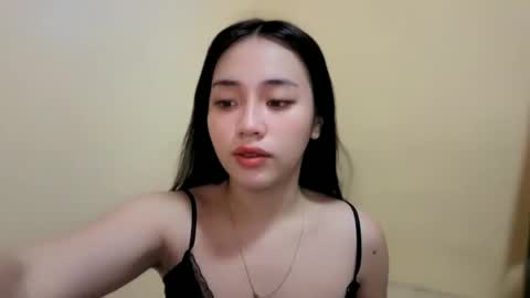 lovely_leah23 online show from September 19, 2025, 2:13 am