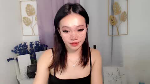 lovely_lianne online show from April 19, 2026, 4:12 am