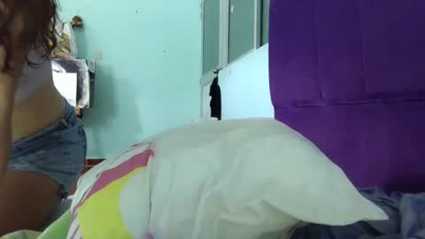 Snapshot of lovely_maia chatting on July 23, 2026, 2:37 pm Maya online show from July 23, 2026, 2:37 pm