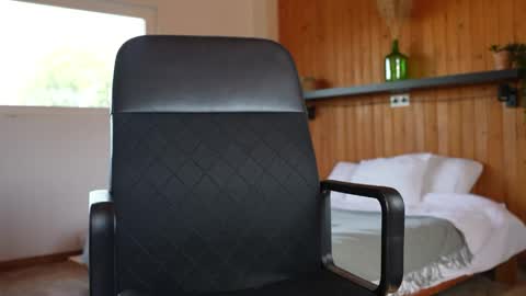 Natasha - IG  online show from April 19, 2026, 3:22 pm