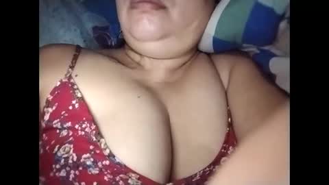 Snapshot of lovely_orchid chatting on December 15, 2025, 9:41 pm lovely_orchid online show from December 15, 2025, 9:41 pm