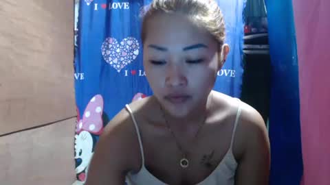 Snapshot of lovely_singlemom chatting on August 5, 2026, 10:44 pm ask me dear online show from August 5, 2026, 10:44 pm