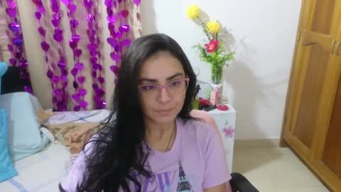 Snapshot of lovely_trix_ chatting on December 17, 2024, 11:39 am Trix online show from December 17, 2024, 11:39 am