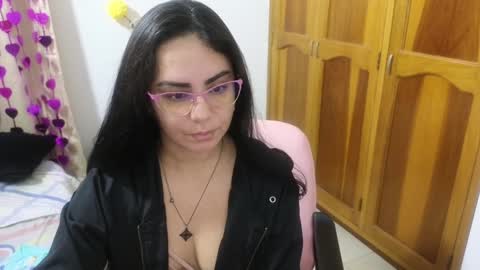 Snapshot of lovely_trix_ chatting on February 7, 2025, 11:45 am Trix online show from February 7, 2025, 11:45 am