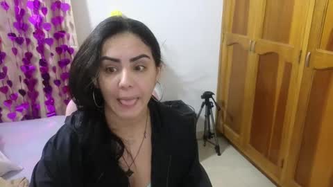 Snapshot of lovely_trix_ chatting on February 11, 2025, 11:43 am Trix online show from February 11, 2025, 11:43 am