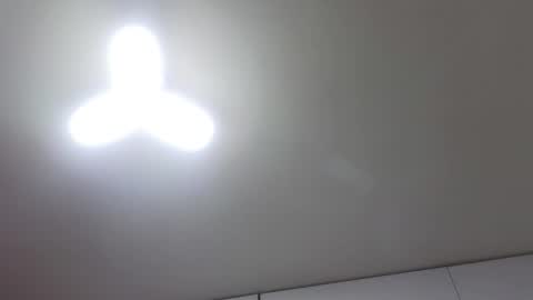 Trix online show from November 7, 2025, 11:43 am