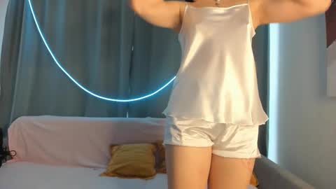 lovelyangellll online show from January 15, 2026, 1:05 pm