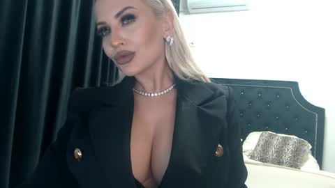 PrAllinXXXa online show from December 10, 2024, 11:30 pm