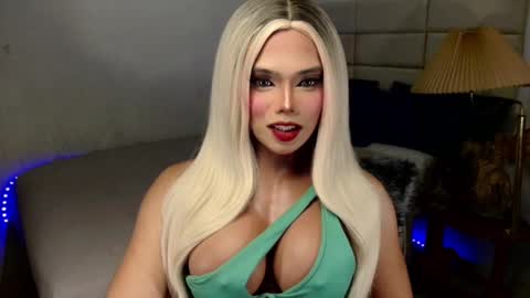 Snapshot of lovelycarel_777 chatting on November 17, 2025, 3:51 pm LOVELY CAREL 777 online show from November 17, 2025, 3:51 pm