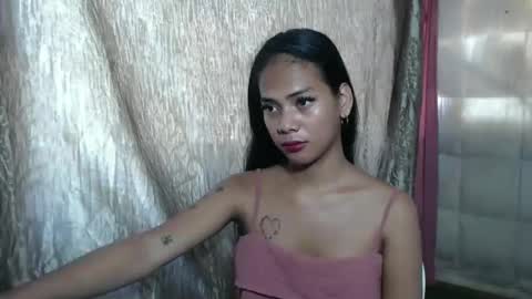 Snapshot of lovelycarmilla chatting on April 24, 2026, 8:28 am Carnilla online show from April 24, 2026, 8:28 am