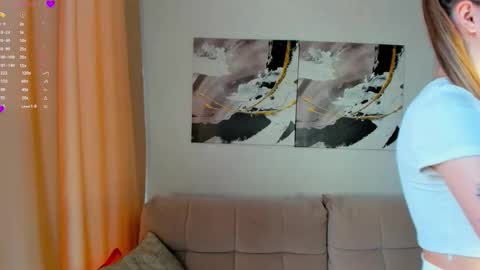 lovelygracee online show from October 20, 2025, 12:49 pm