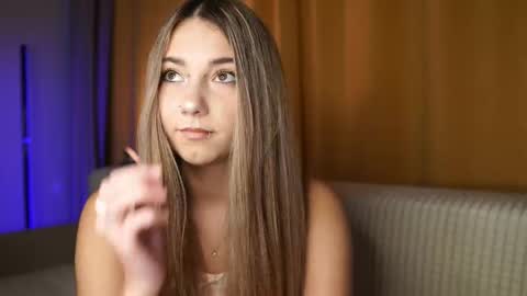 lovelygracee online show from April 14, 2026, 4:02 pm
