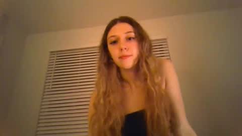 lana online show from May 22, 2026, 2:40 am