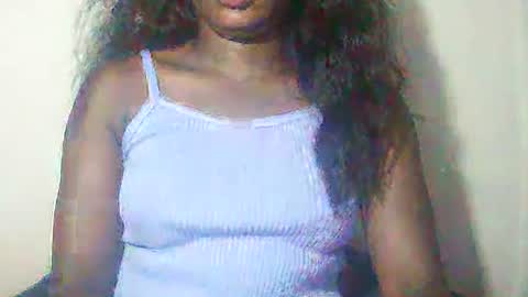 lovelylarra online show from March 26, 2026, 9:04 am