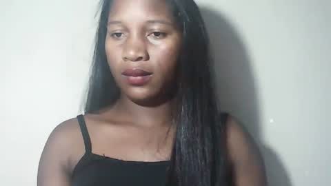 lovelylarra online show from April 9, 2026, 9:42 pm