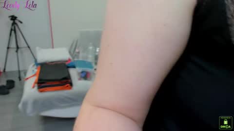 Snapshot of lovelylola_fr chatting on November 16, 2025, 9:31 pm Lola online show from November 16, 2025, 9:31 pm