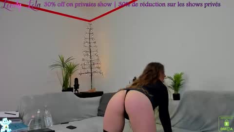 Snapshot of lovelylola_fr chatting on December 3, 2025, 9:24 pm Lola online show from December 3, 2025, 9:24 pm