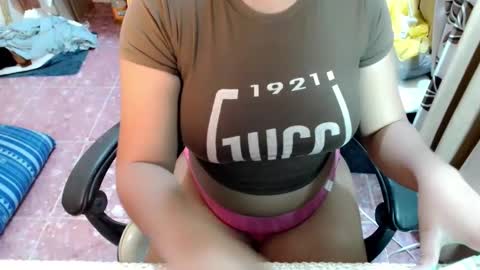 Snapshot of lovelymarish chatting on October 9, 2025, 10:35 am lovelymarish online show from October 9, 2025, 10:35 am