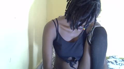 lovelymee2 online show from October 12, 2025, 10:25 am