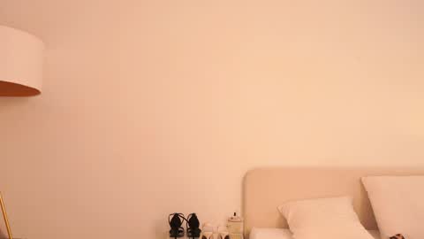 kim online show from November 24, 2025, 6:57 am