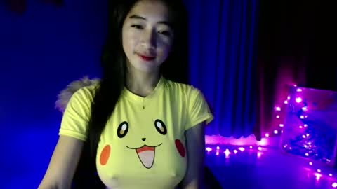 lovelypetite143 online show from March 20, 2026, 1:43 am