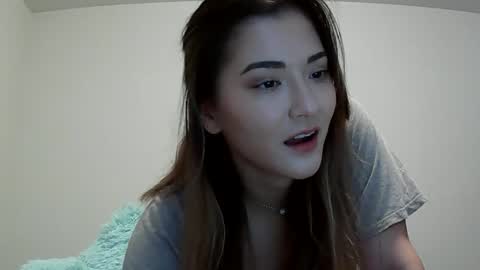 Queen Aria  online show from November 5, 2025, 7:58 pm